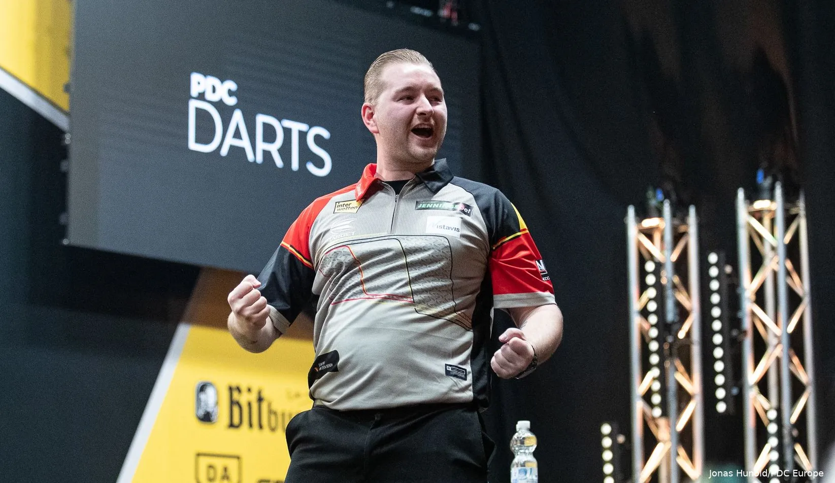 dimitri van den bergh r2 gdgp23