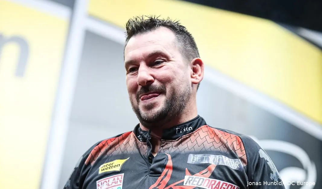 jonny clayton r2 edm23