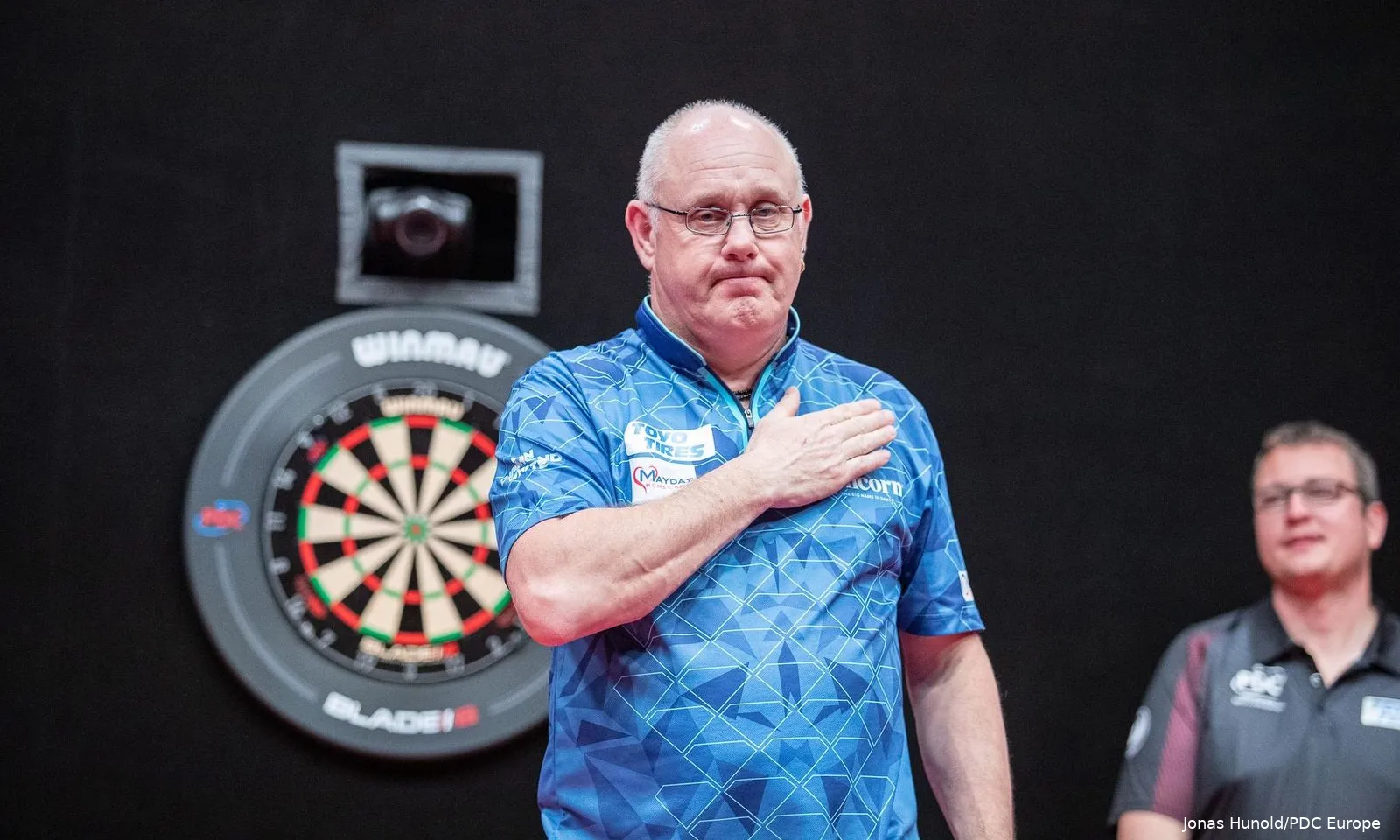 ian white r1 ddc23 644c375fd2d22