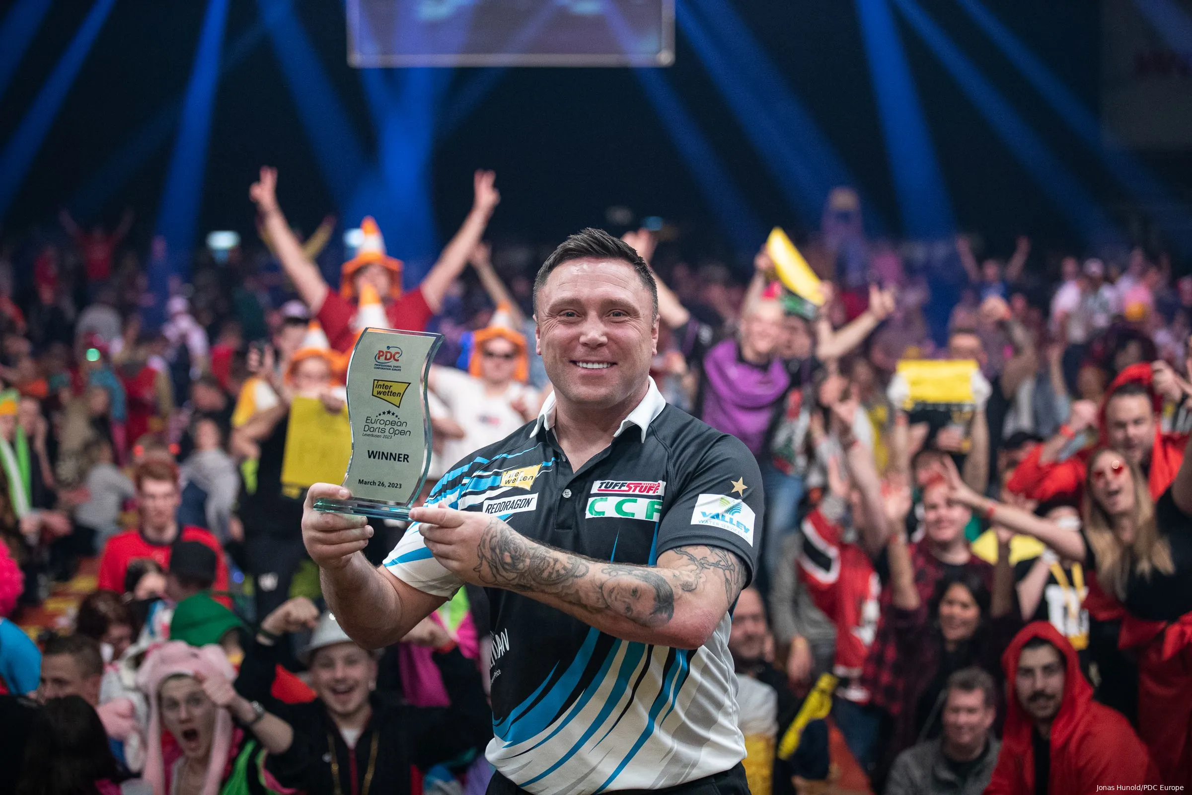 gerwyn price trophy edo23