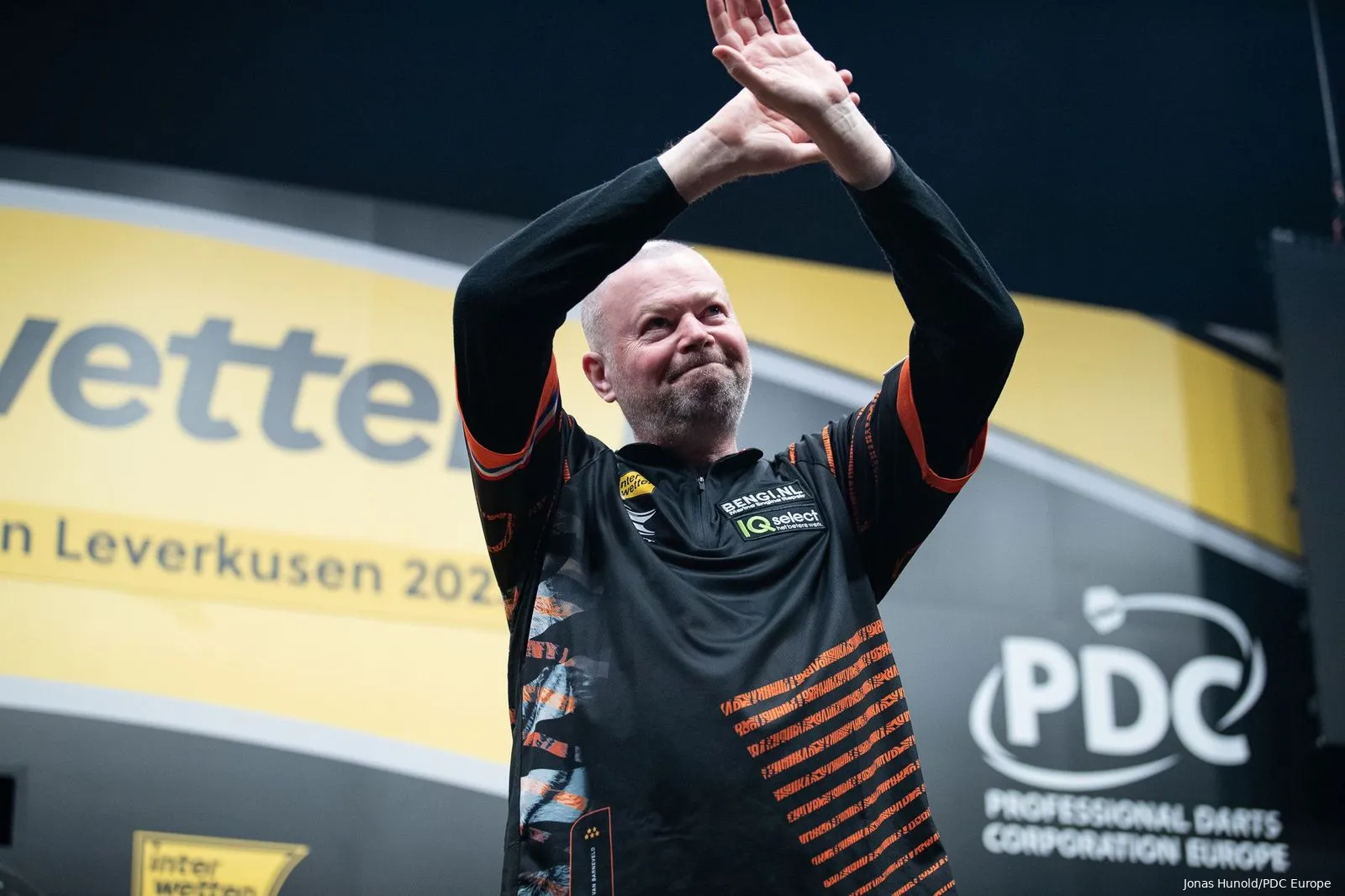 raymond van barneveld r2 edo23