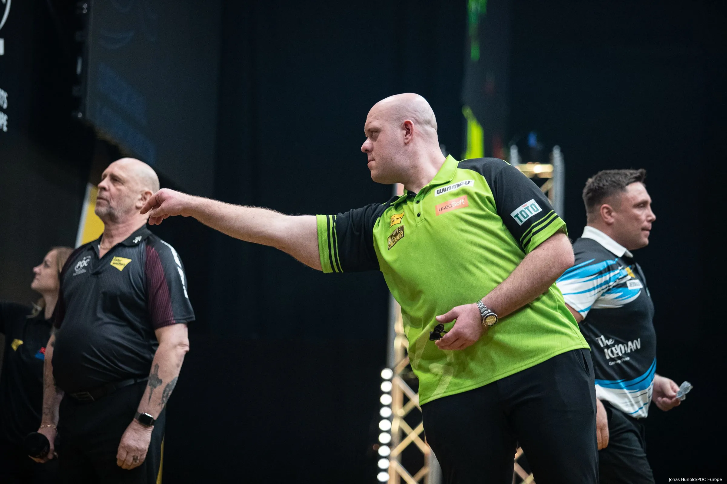 michael van gerwen gerwyn price