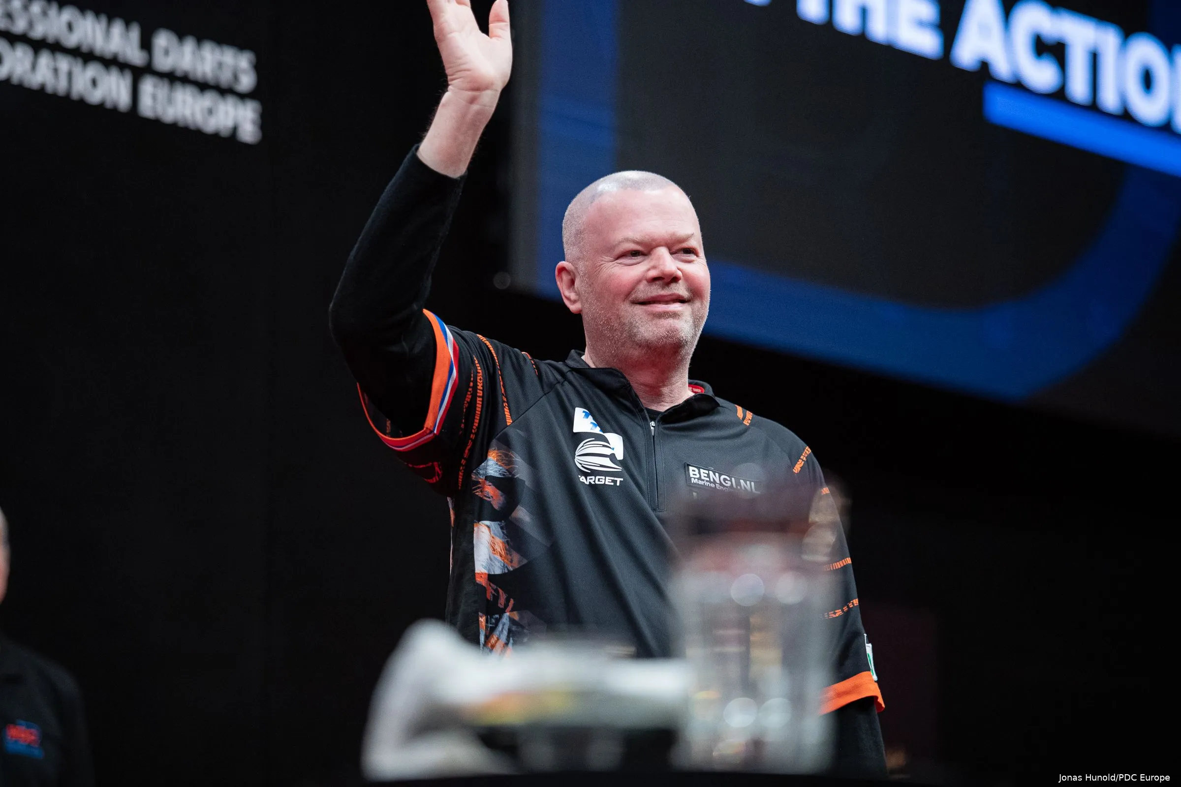 raymond van barneveld r1 ddc23
