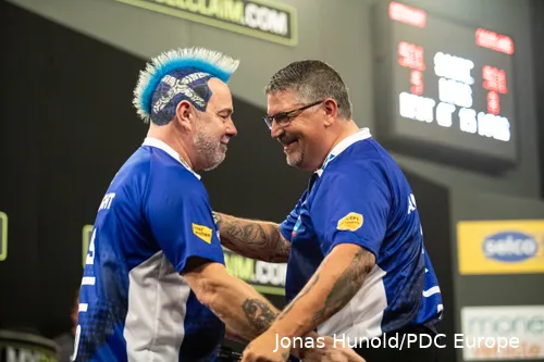 Wenn zwei Fanlieblinge aufeinandertreffen: Das Legenden-Duo aus Peter Wright und Gary Anderson geht auch in diesem Jahr gemeinsam auf World-Cup-Titeljagd