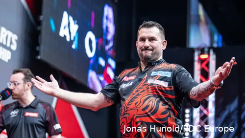 Clayton erreichte nach Sieg über van Gerwen das Finale<br>