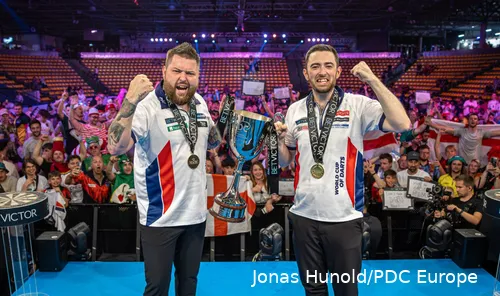 Michael Smith und Luke Humphries bescherten England den Titel 2024