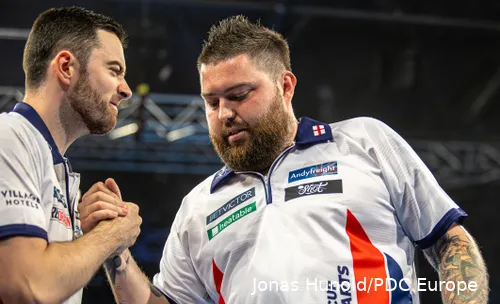 Luke Humphries und Michael Smith in Aktion beim World Cup of Darts