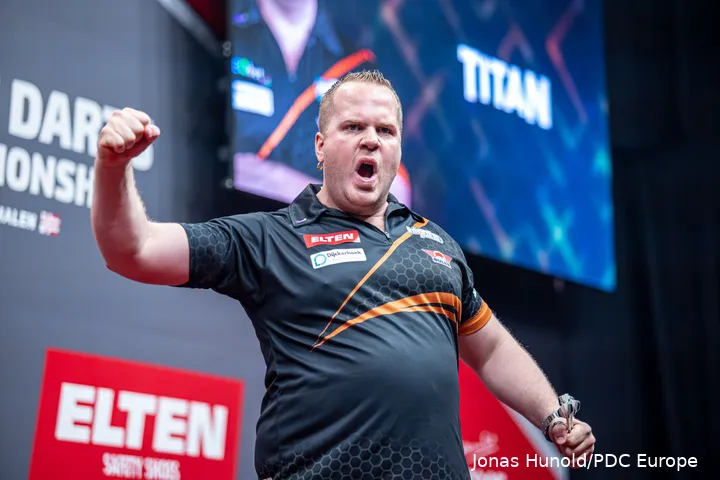 Dirk van Duijvenbode beats Callan Rydz with an average of 95.48 to win his first match on the European Tour.