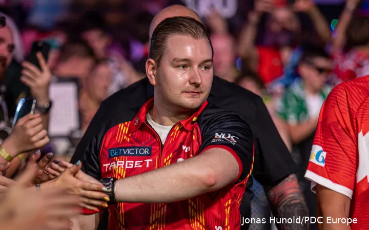 Could a new partner mean Van den Bergh finally gets over the line at the World Cup?