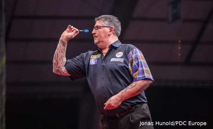 Gary Anderson in action