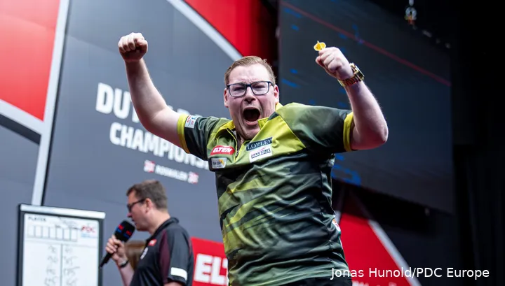 Martin van Velzen in Aktion bei der Dutch Darts Championship 2024