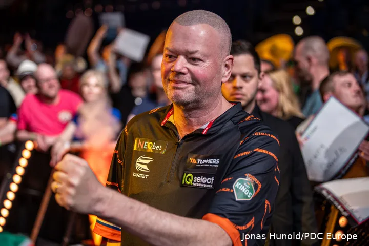 Raymond van Barneveld brachte Ende der 90er Jahre das niederländische Darts auf die Landkarte