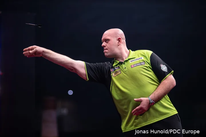 Michael van Gerwen speelt een thuiswedstrijd in Rosmalen, aangezien zijn huis op slechts vijftien minuten rijden is van de speellocatie