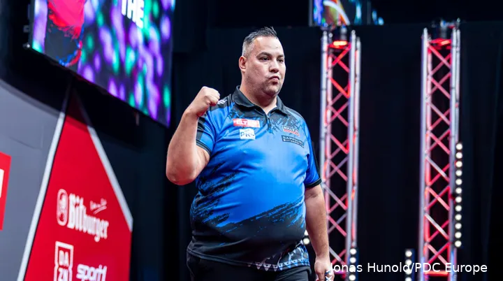 Wattimena neemt het in de tweede ronde op tegen Ricardo Pietreczko