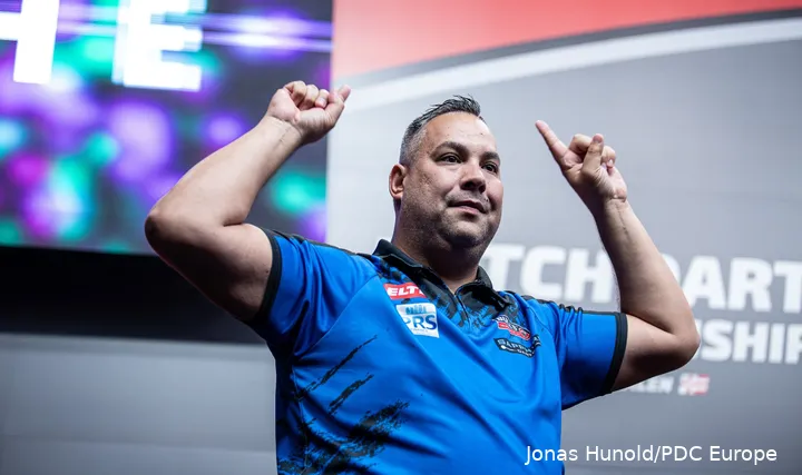 Jermaine Wattimena neemt het zaterdagmiddag op tegen Ricardo Pietreczko voor een plek in de derde ronde van de Dutch Darts Championship
