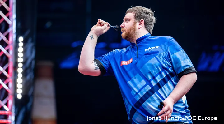 Cameron Menzies in actie