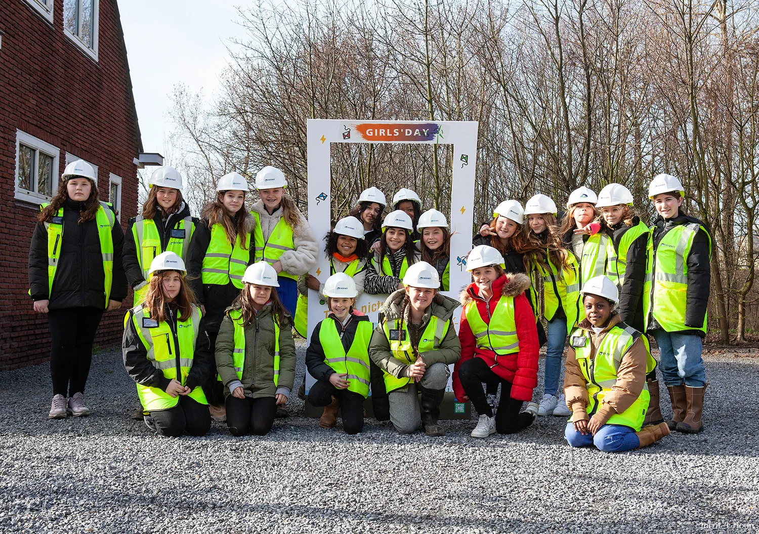 de meiden van groep 7 8 van basisschool de wilgenroos fotograaf jorrit t hoen