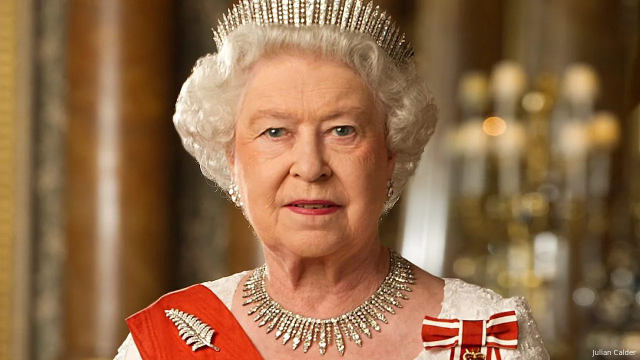 queen elizabeth iif1662710738