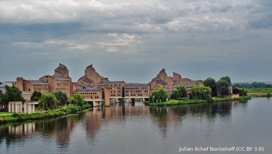 provincial government buildings on the meuse 915x518