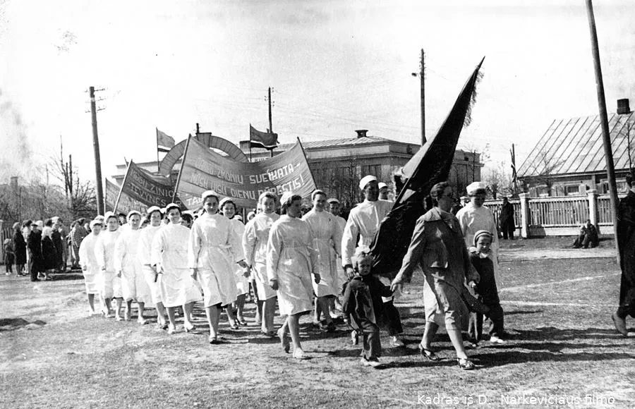 deimantas narkevicius kadras is filmo ufffd22genties isnykimasufffd22 dissapearance of a tribe 2005