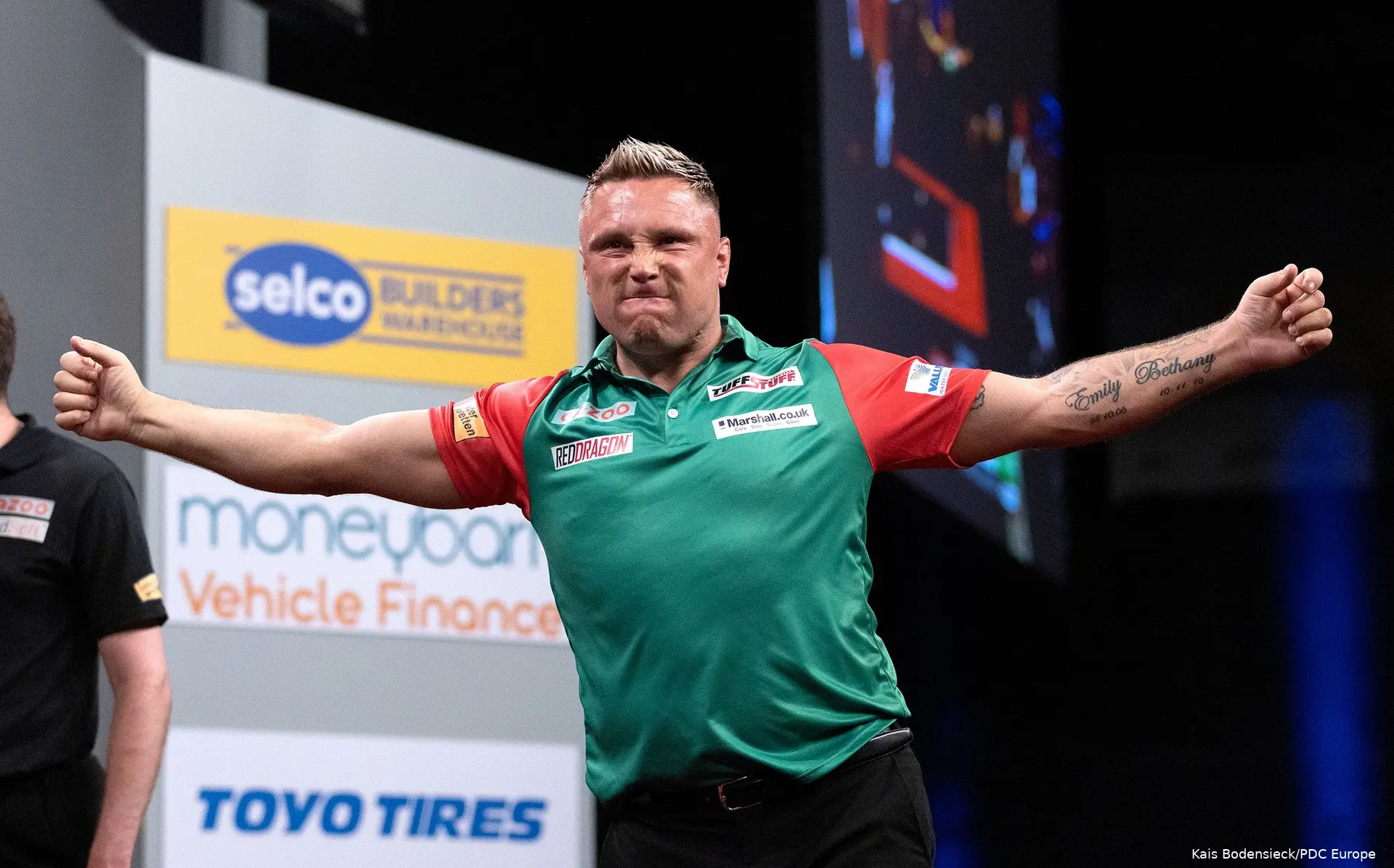 WorldCupR2 Wales1