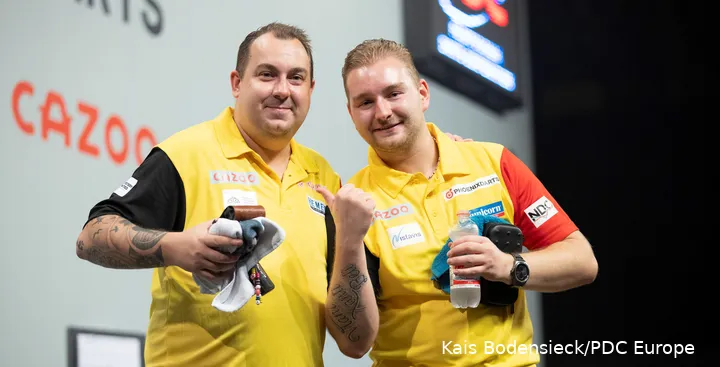 Kim Huybrechts und Dimitri Van den Bergh bei World Cup of Darts