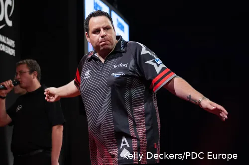 Adrian Lewis auf der PDC Bühne&amp;amp;amp;amp;lt;br&amp;amp;amp;amp;gt;