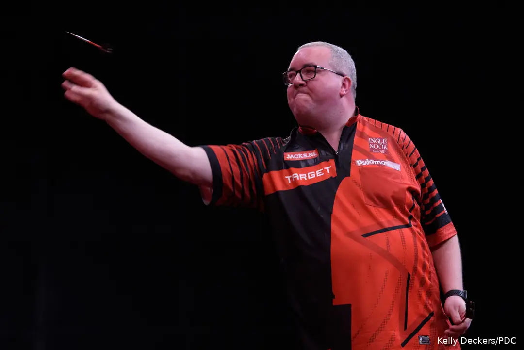Stephen Bunting in action