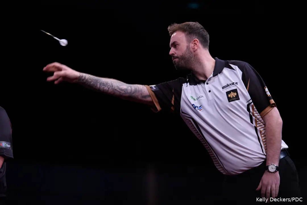 Ross Smith in action at the Grand Slam of Darts