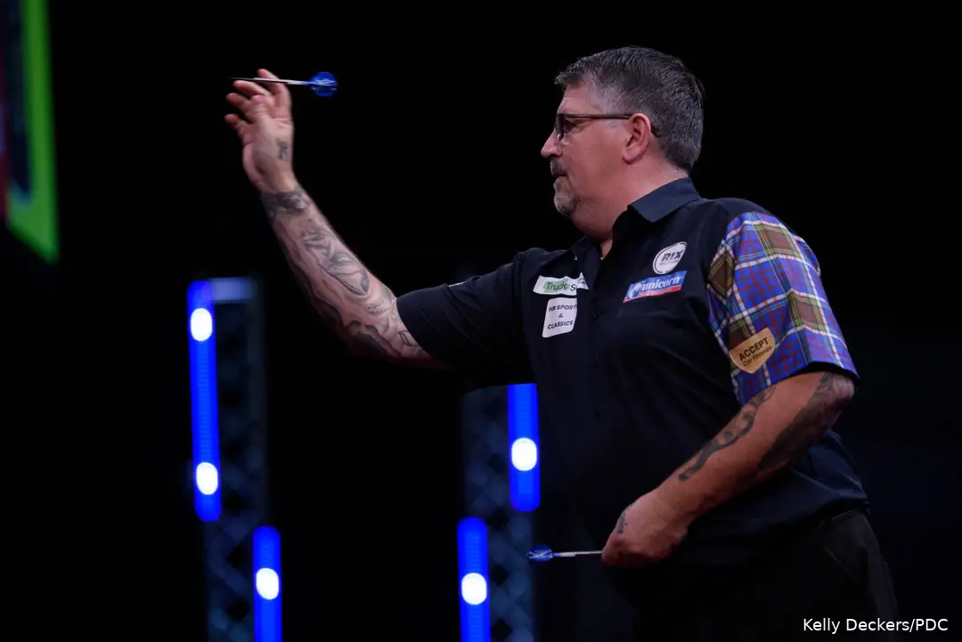 Gary Anderson in action
