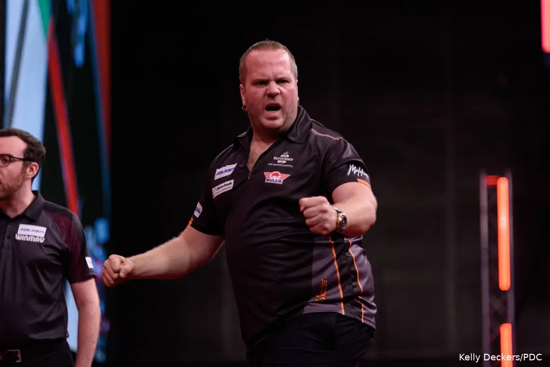 Dirk van Duijvenbode celebrates.