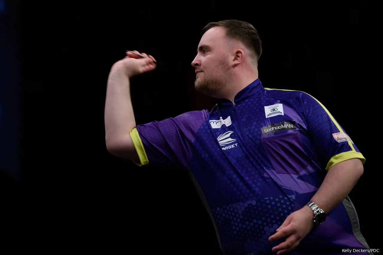 Luke Littler schaffte es in seinem ersten Jahr in der Premier League Darts auf Anhieb, die Liga zu gewinnen