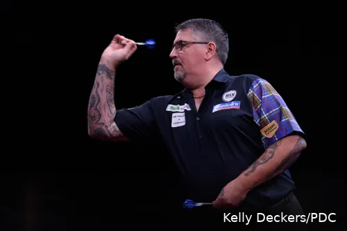 Gary Anderson in action at the European Championship