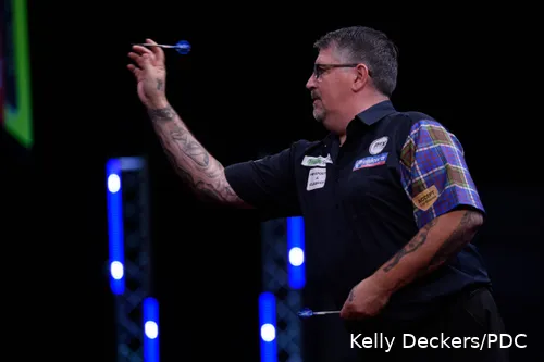 Gary Anderson in action