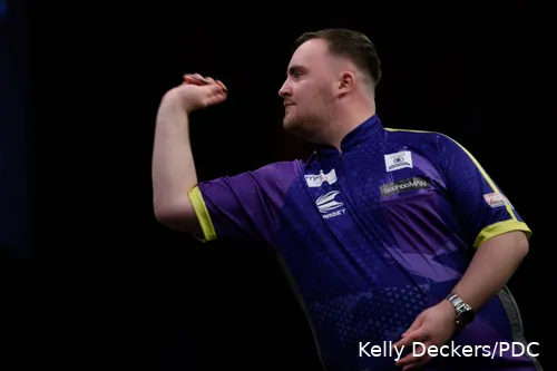 Luke Littler schaffte es in seinem ersten Jahr in der Premier League Darts auf Anhieb, die Liga zu gewinnen