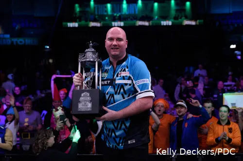 De eindzege op de Dutch Darts Masters ging naar Rob Cross