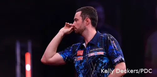 Luke Humphries in actie