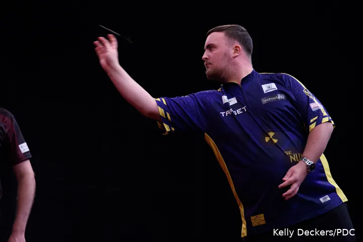 Luke Littler in action