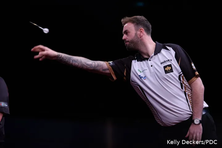 Ross Smith in action at the Grand Slam of Darts