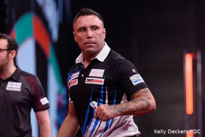 Gerwyn Price jubelt.
