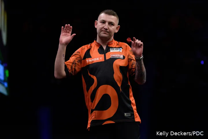 Nathan Aspinall miste op het nippertje kwalificatie voor de play-offs van de Premier League Darts