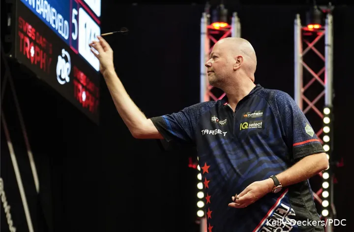 Raymond van Barneveld in actie