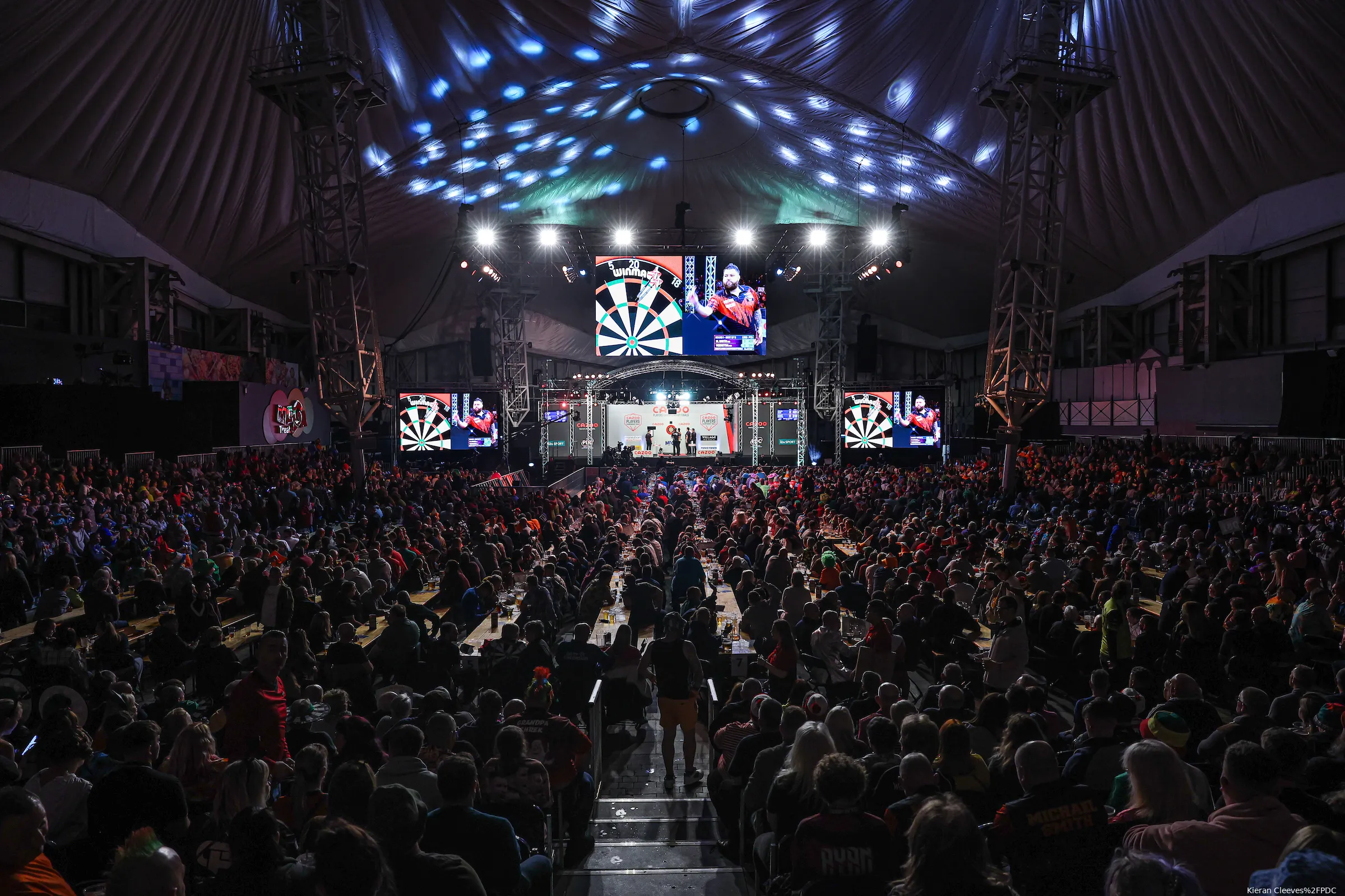 2023pcfr1 mainstage crowd02