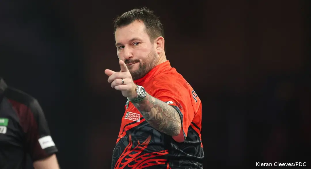 Jonny Clayton treft nu Luke Littler
