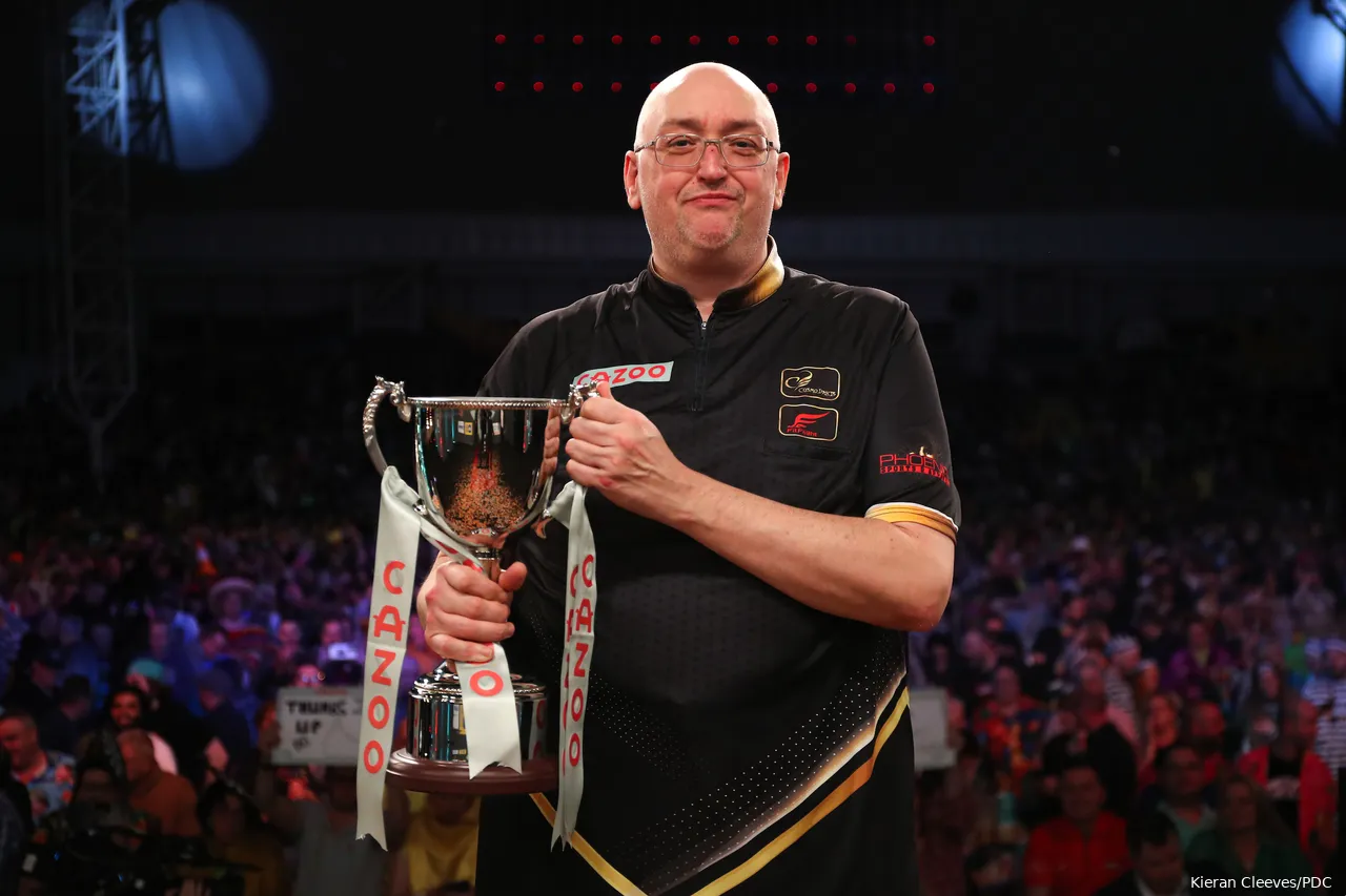 Andrew Gilding became the oldest darter in PDC history to win his first major final