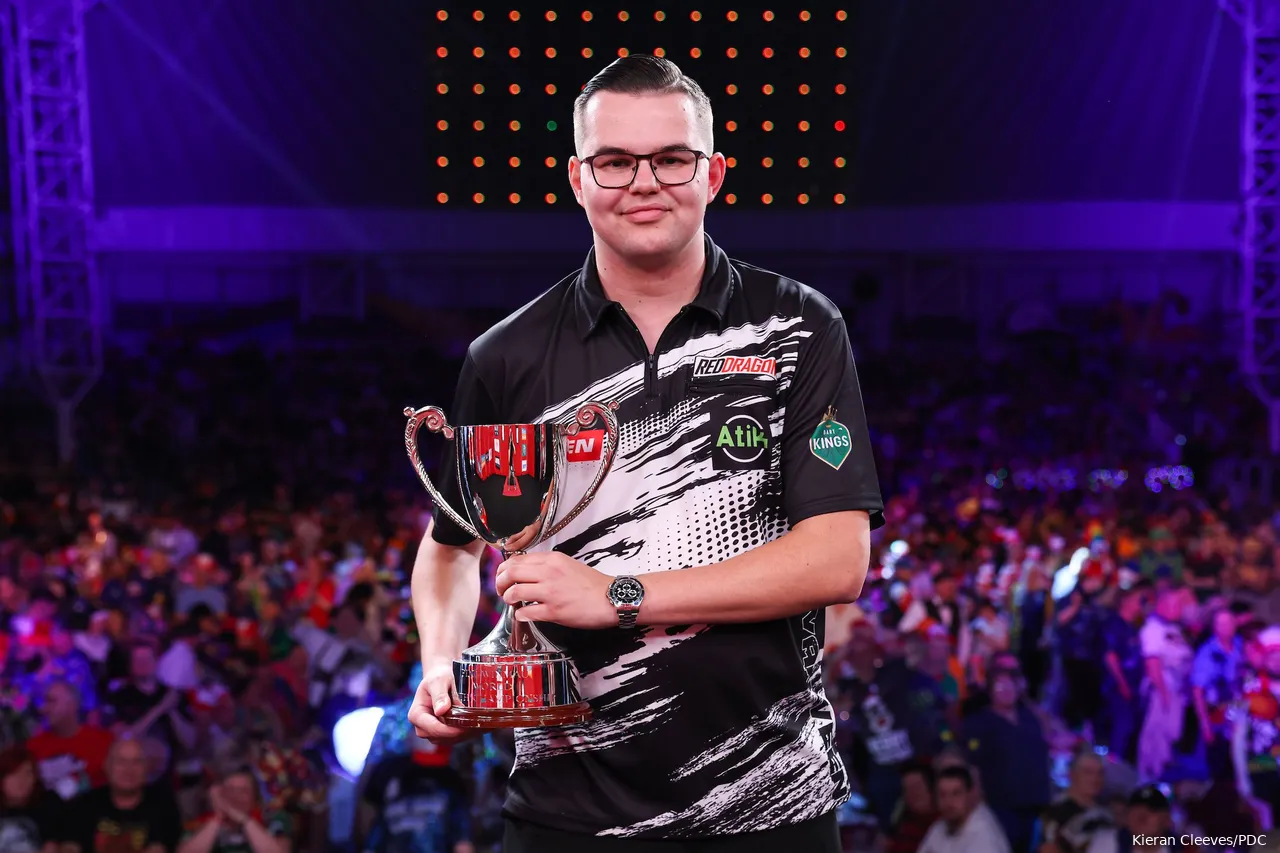 Gian van Veen proudly poses with his trophy as winner of the Youth World Cup