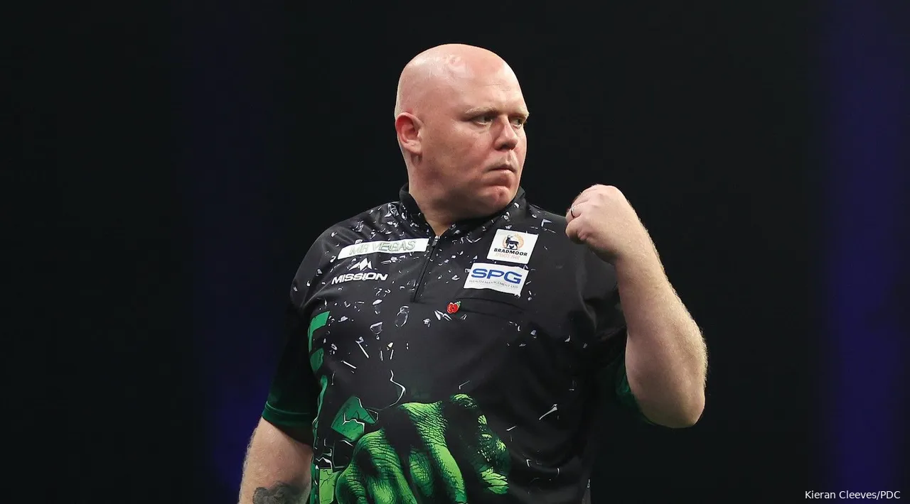 Martin Lukeman takes on Andrew Gilding in the second round of the World Darts Championship&nbsp;
