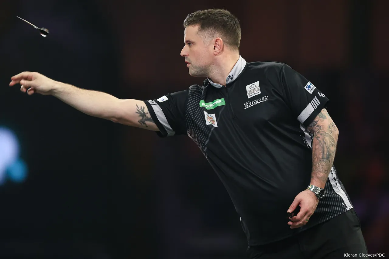 Luke Woodhouse in Aktion bei der Darts WM