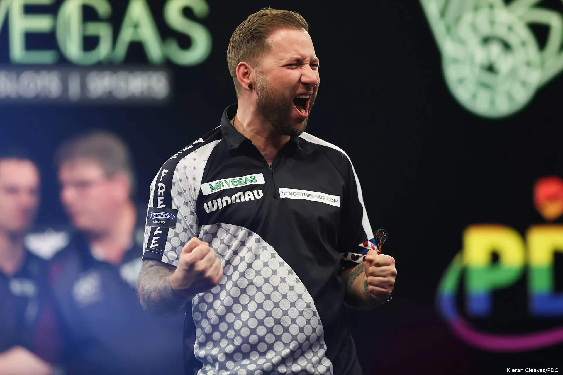 Danny Noppert viert zijn overwinning