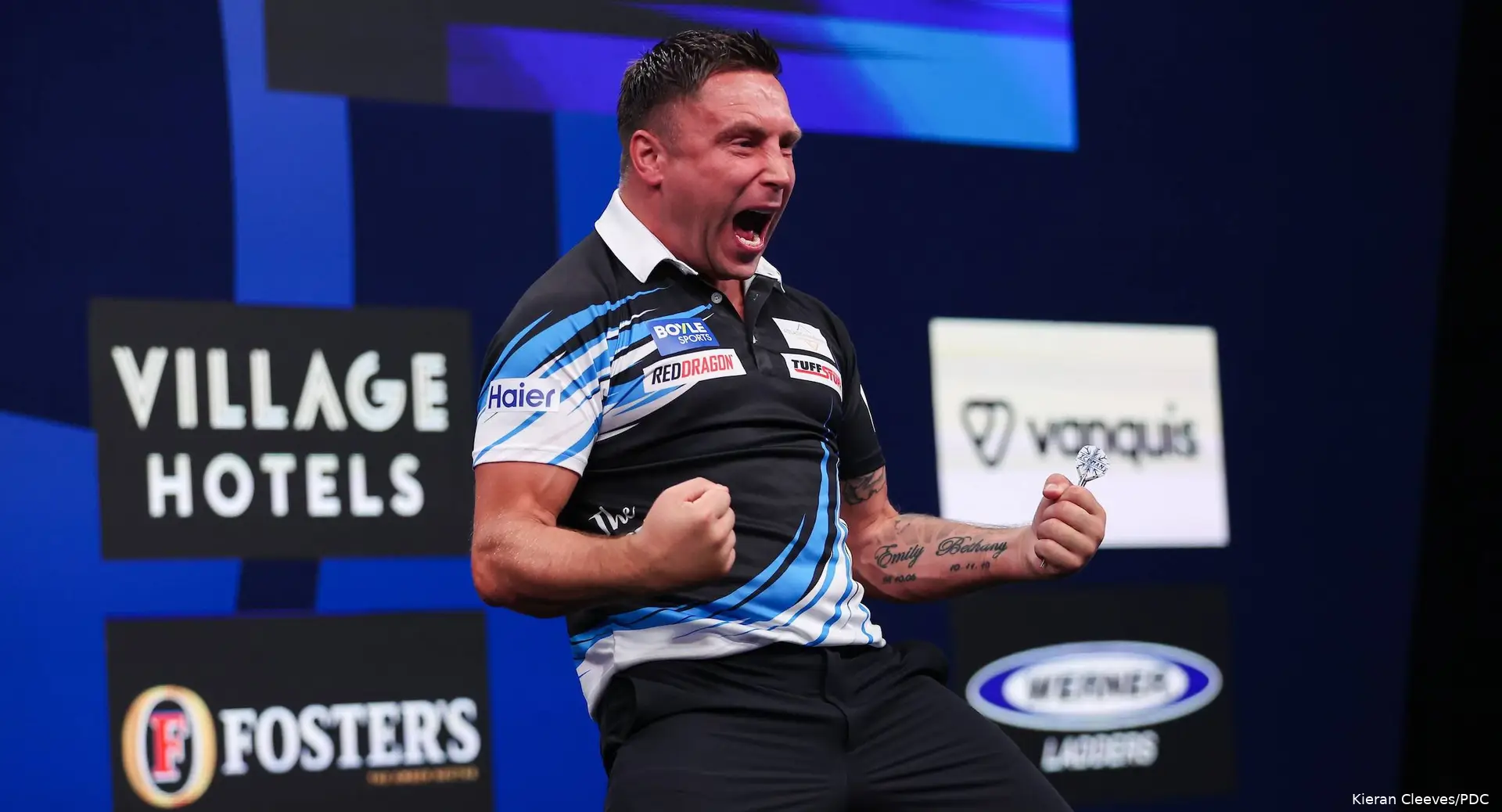 Gerwyn Price balt de vuisten